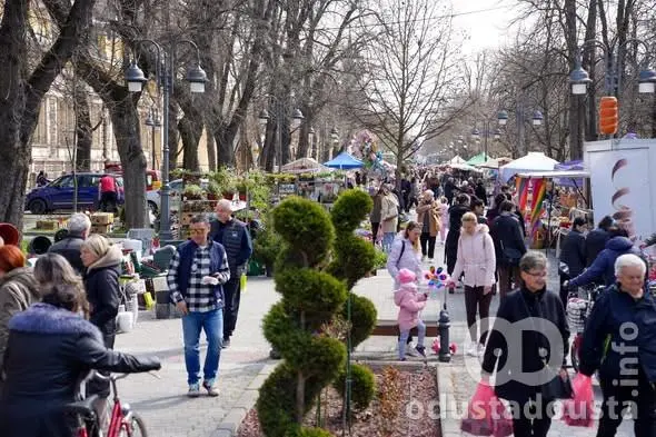 U samom centru Apatina, u ulici Srpskih vladara, održava se „Prolećni bazar“