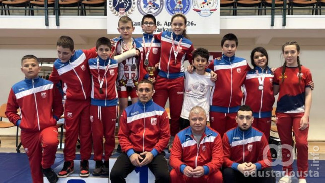 Rvači somborskog „Radničkog“ vicešampioni Srbije: Dominacija mladih nada u Senti