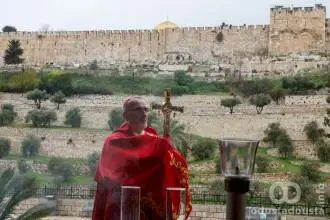 Uskrs U Senci Rata: Prazne Ulice Jerusalima I Ograničeni Obredi U Crkvi Svetog Groba