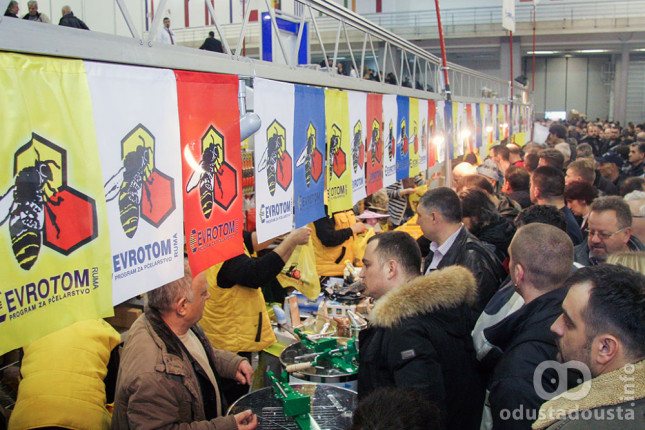 Med sa Hilandara najbolji na svetu: Završen 17. Državni pčelarski sajam u Beogradu