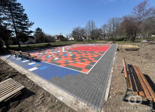 Napreduju radovi na dečijem igralištu kod Pošte u Somboru: novi prostor za igru uskoro spreman