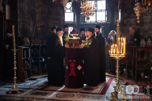 Praznik Cveti na Svetoj Gori: Svečano bdenje u carskoj lavri Hilandar