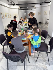 Kreativnost u cvatu: Radionica „U susret proleću“ u Galeriji KC „Laza Kostić“