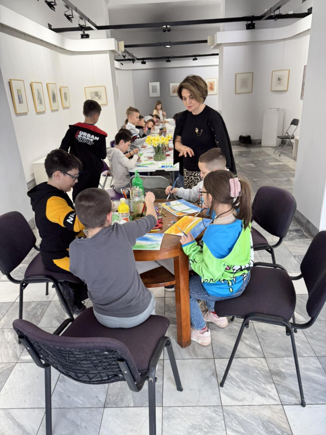 Kreativnost u cvatu: Radionica „U susret proleću“ u Galeriji KC „Laza Kostić“