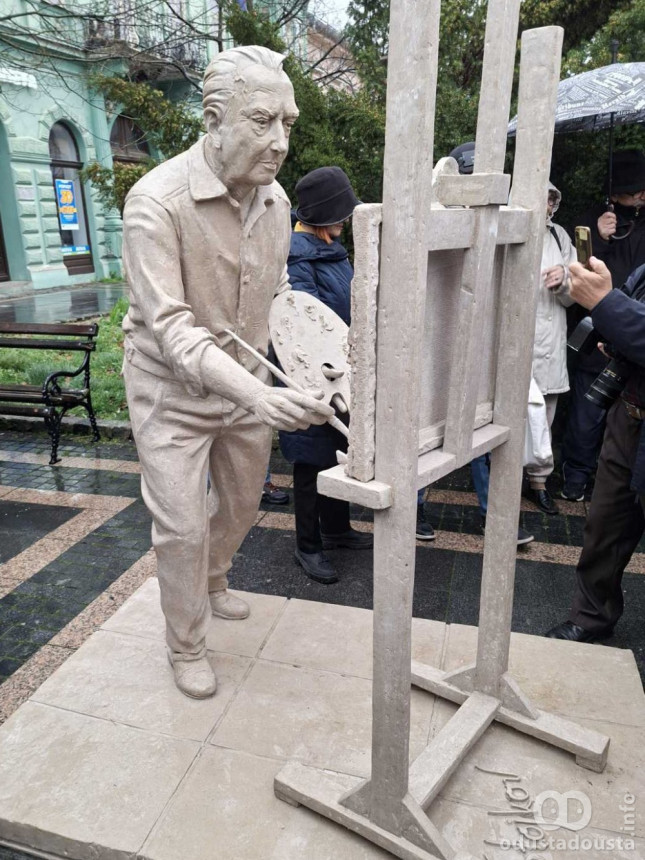 Sombor dobio novi simbol kulture: Sava Stojkov ponovo ispred Čitaonic