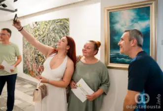 Zajednički snimak za uspomenu sa otvaranja "Salona"